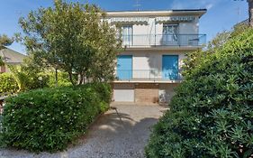 Casa Fiora, A 50 M Dal Mare
