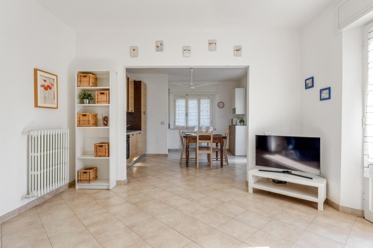 Ferienwohnung Casa Fiora, A 50 M Dal Mare San Vincenzo Exterior foto